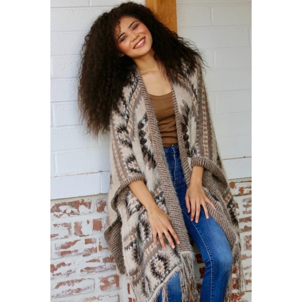 ANGIE Sedona Southwestern Sweater Wrap with Fringe - Picture 6 of 7